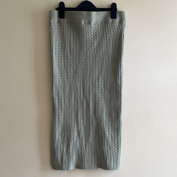 Suzy Shier Cable Knit Bodycon Skirt - Picture 3 of 4